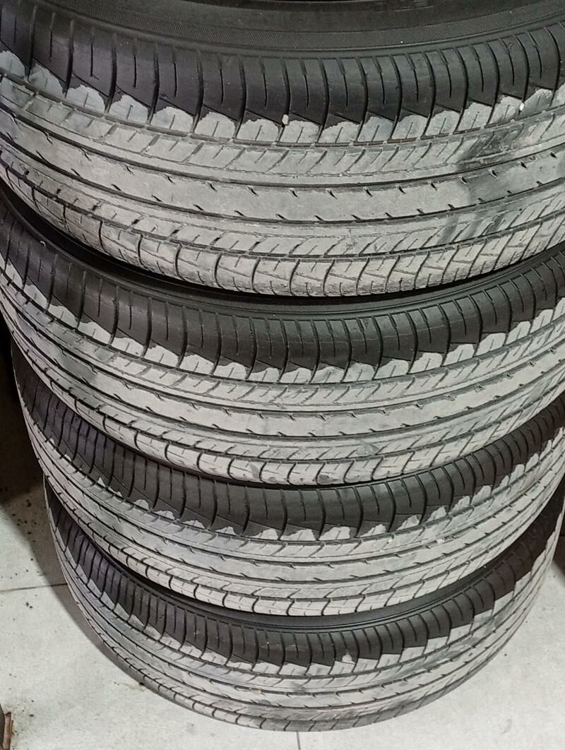 215 55 17 YOKOHAMA 950 TMT - Garadamak - img 1