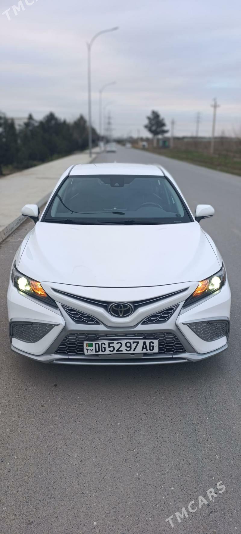 Toyota Camry 2022 - 358 000 TMT - Арзув - img 1