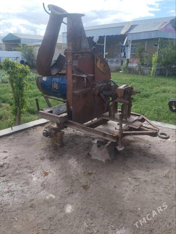 MTZ T-28 2004 - 22 000 TMT - Векильбазар - img 1