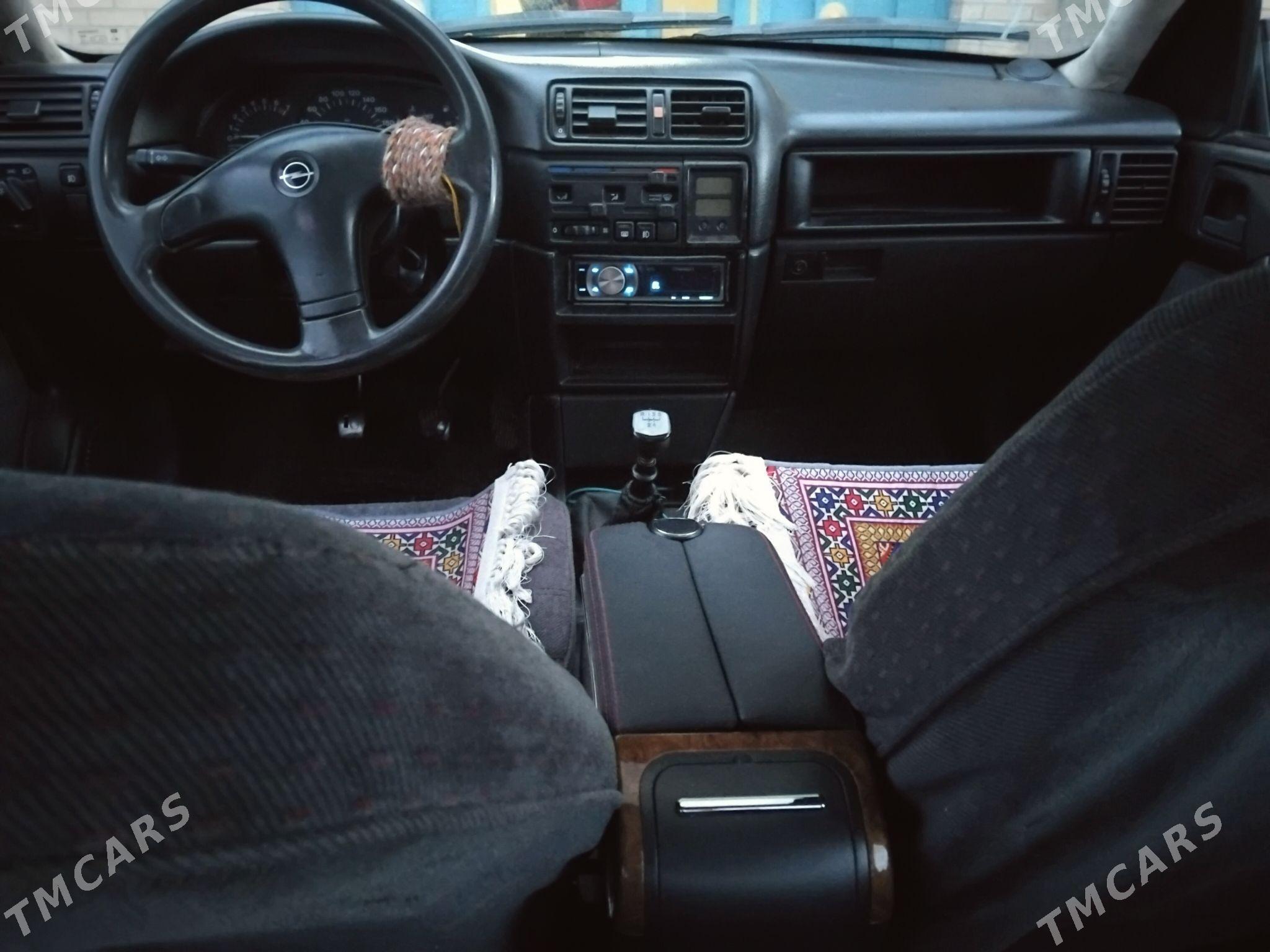 Opel Vectra 1993 - 53 000 TMT - Туркменабат - img 1