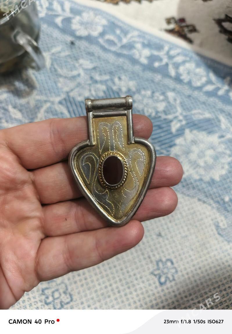 Gadym stilde broşka - Aşgabat - img 1