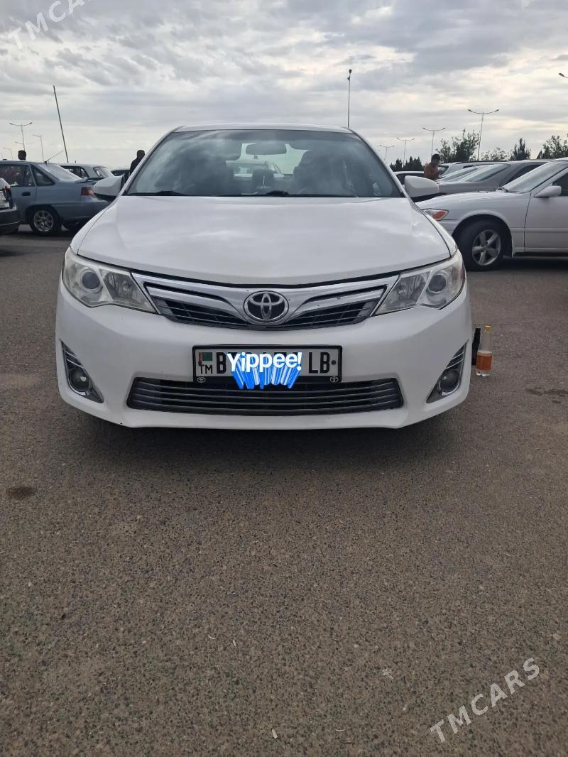 Toyota Camry 2013 - 230 000 TMT - Çärjew - img 1