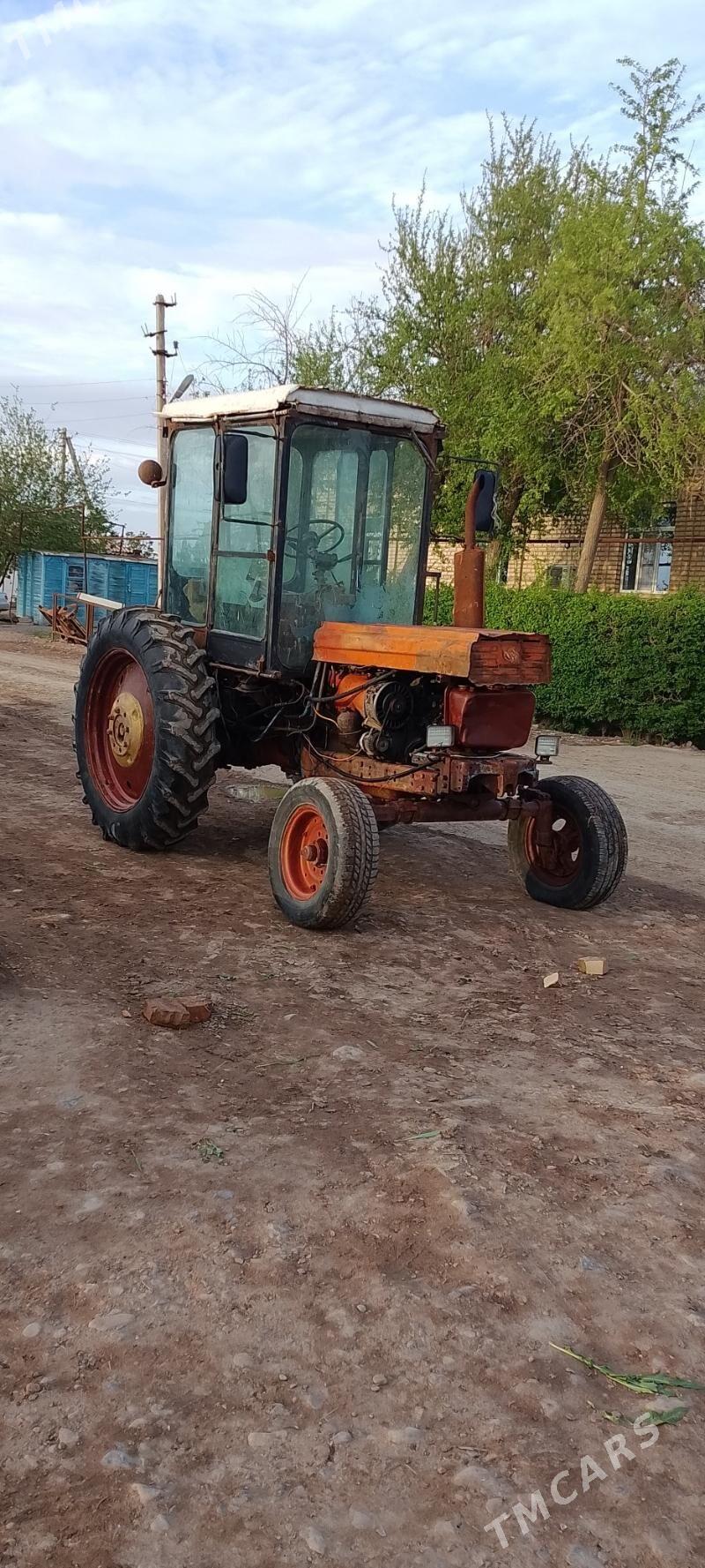 MTZ T-28 1980 - 15 000 TMT - Теджен - img 1