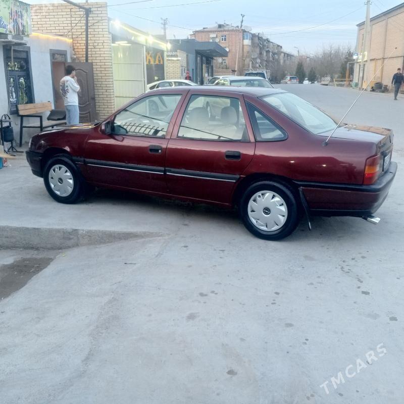 Opel Vectra 1992 - 45 000 TMT - Mary - img 1