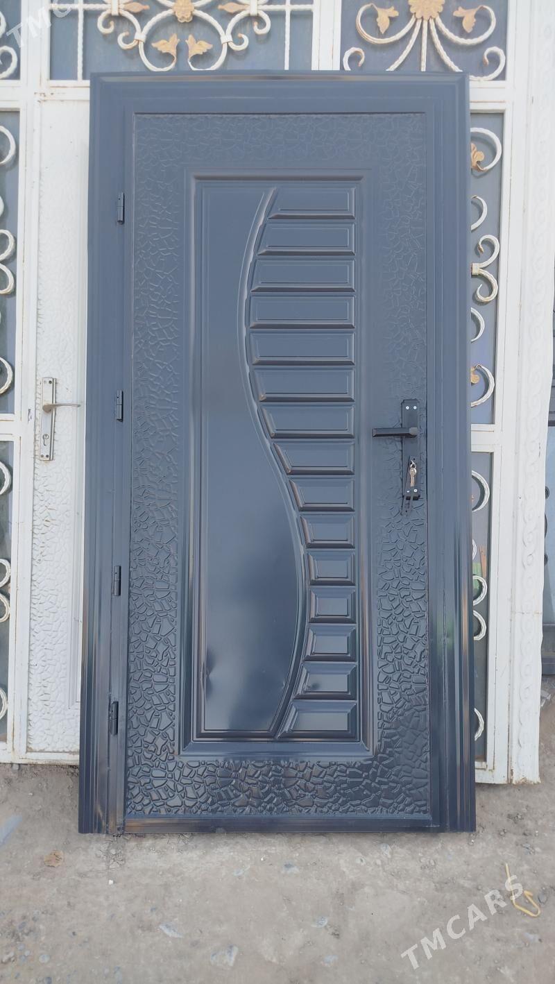 Daşky gapy - Анев - img 1