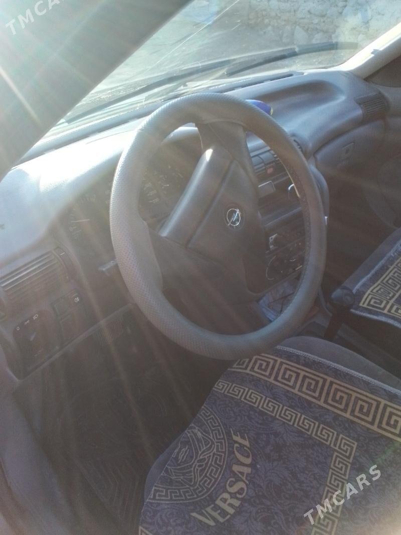 Opel Astra 1993 - 50 000 TMT - Джебел - img 1