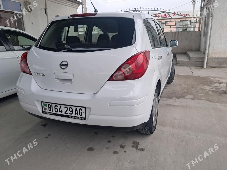 Nissan Versa 2010 - 138 000 TMT - Büzmeýin - img 1