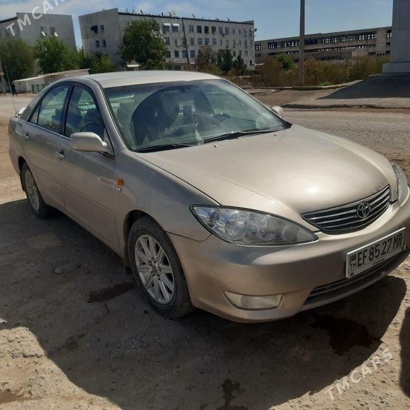 Toyota Camry 2004 - 230 000 TMT - Мары - img 1