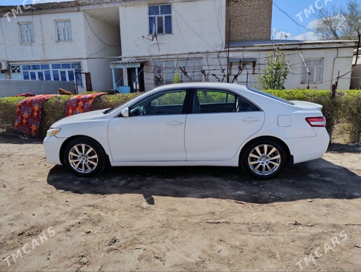 Toyota Camry 2011 - 190 000 TMT - Кёнеургенч - img 1