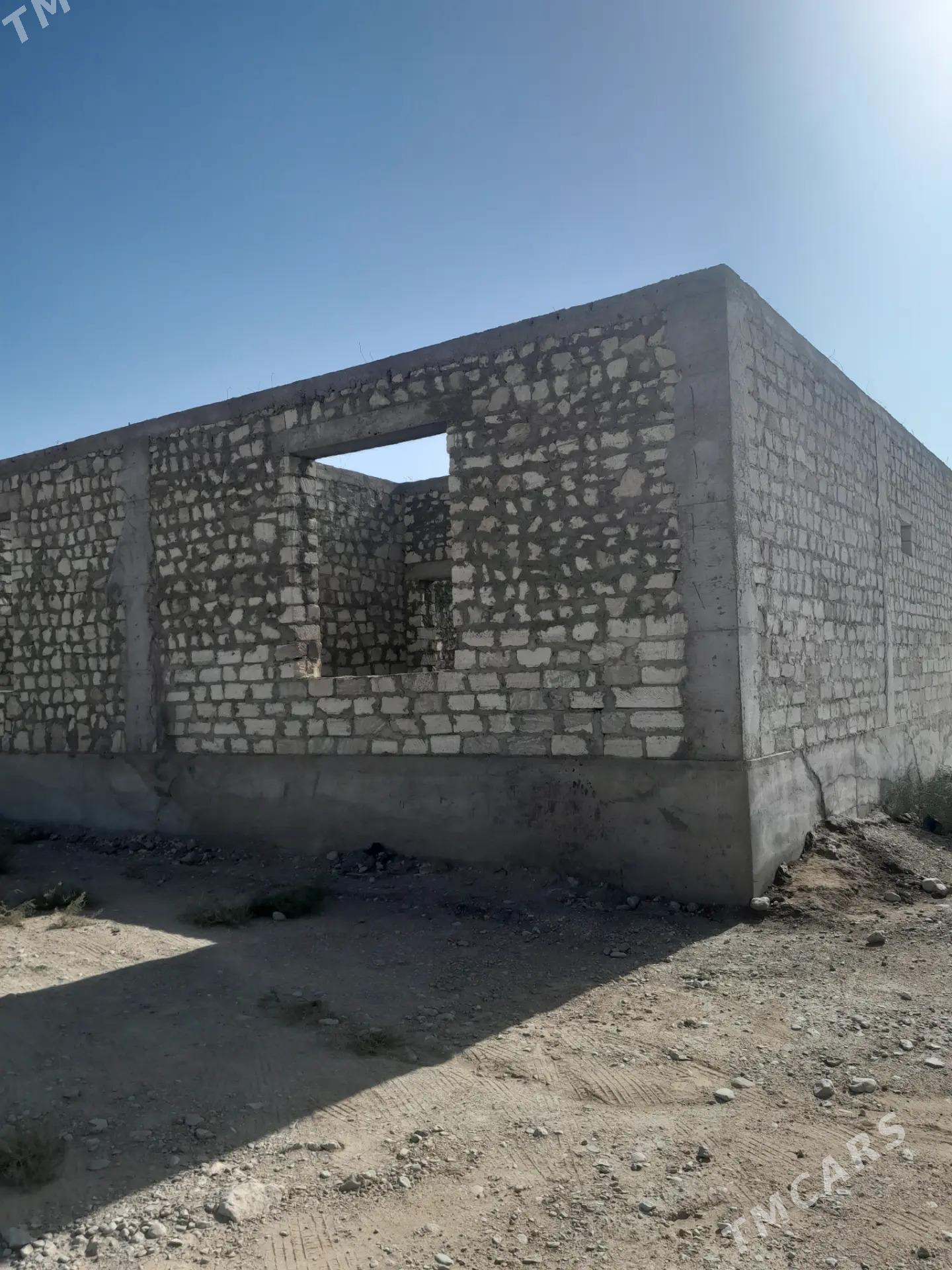 Nebitci 44 - Балканабат - img 1