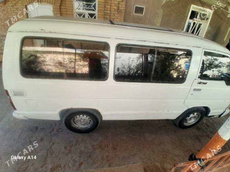Toyota Hiace 1989 - 37 000 TMT - Сакарчага - img 1