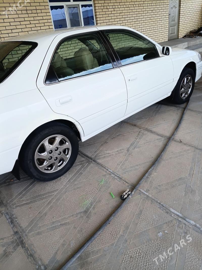 Toyota Camry 2001 - 185 000 TMT - Байрамали - img 1