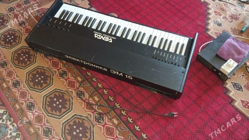 elektro pianino - Sakarçäge - img 1