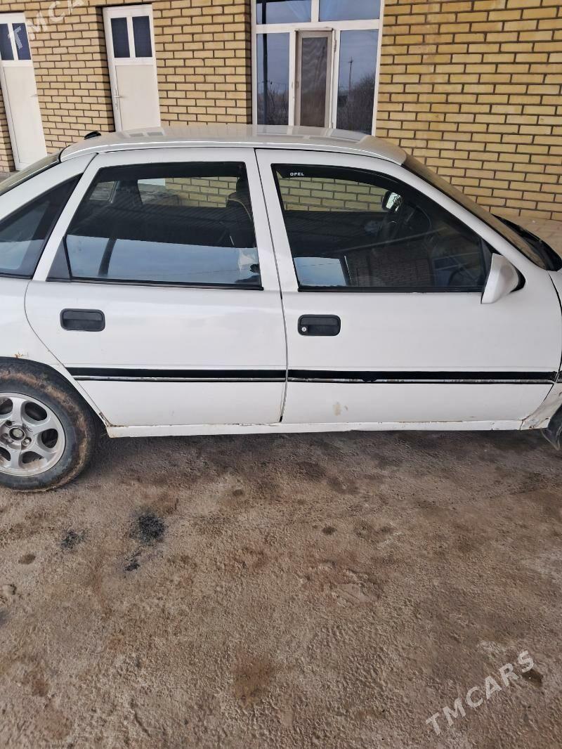 Opel Vectra 1992 - 30 000 TMT - Мары - img 1