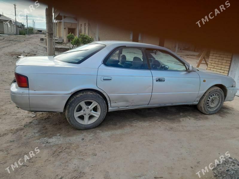 Toyota Camry 1994 - 33 000 TMT - Мары - img 1