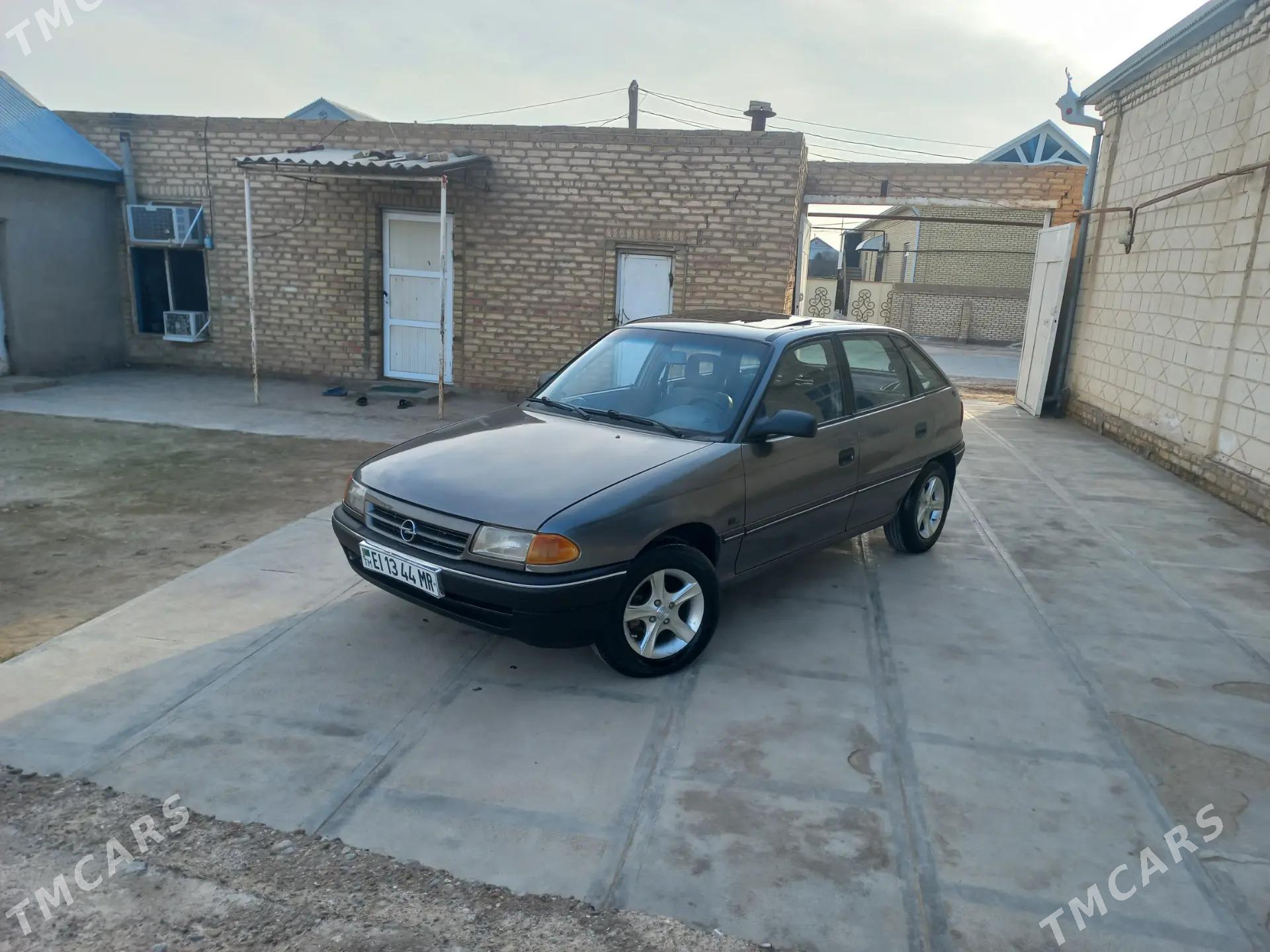 Opel Astra 1993 - 45 000 TMT - Мары - img 1