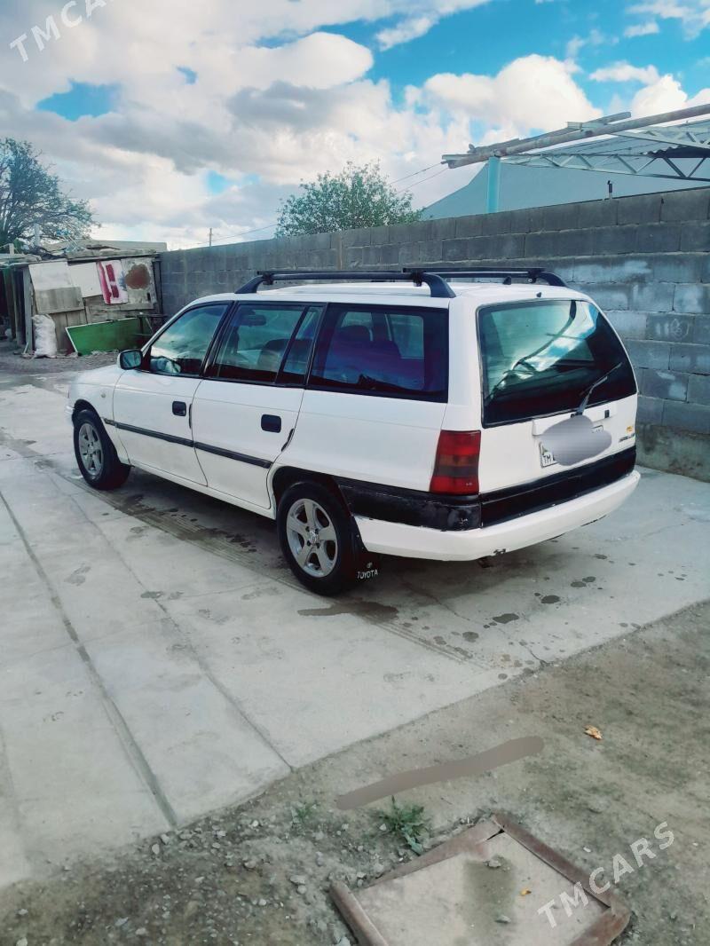 Opel Astra 1995 - 52 000 TMT - Bäherden - img 1