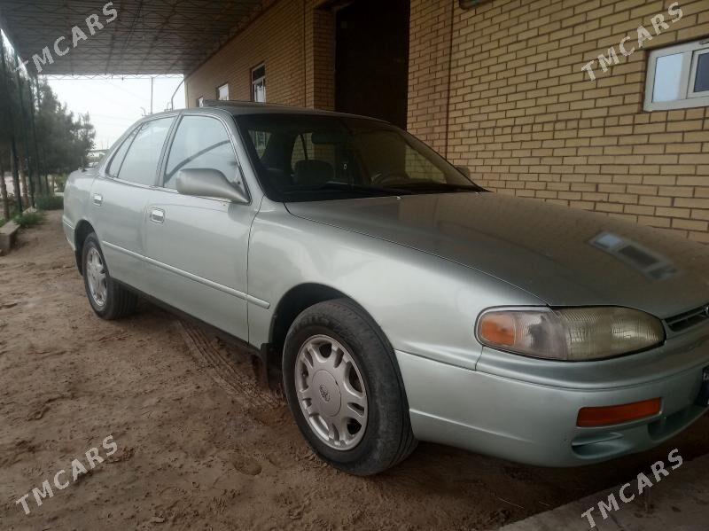 Toyota Camry 1995 - 130 000 TMT - Фарап - img 1
