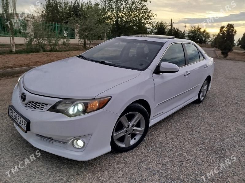 Toyota Camry 2012 - 240 000 TMT - Теджен - img 1