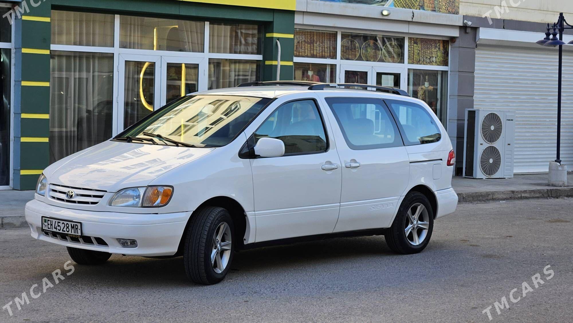Toyota Sienna 2001 - 215 000 TMT - Мары - img 1