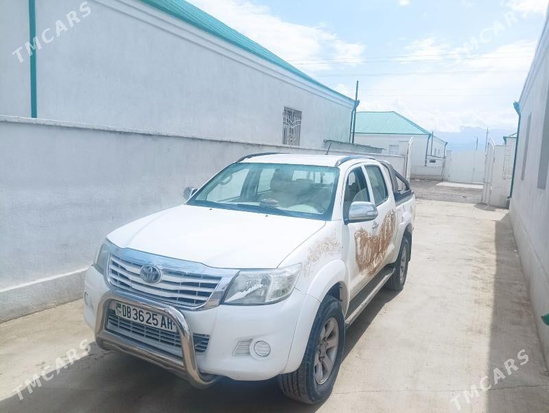 Toyota Hilux 2012 - 240 000 TMT - Бахарден - img 1