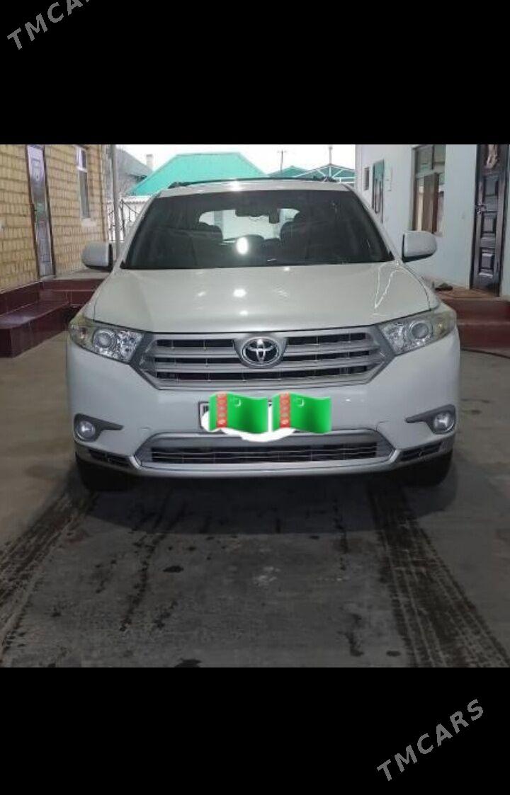 Toyota Highlander 2011 - 360 000 TMT - етр. Туркменбаши - img 1