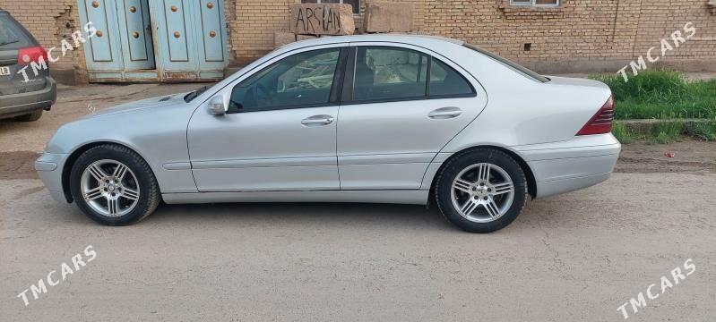 Mercedes-Benz C-Class 2003 - 115 000 TMT - Türkmenabat - img 1