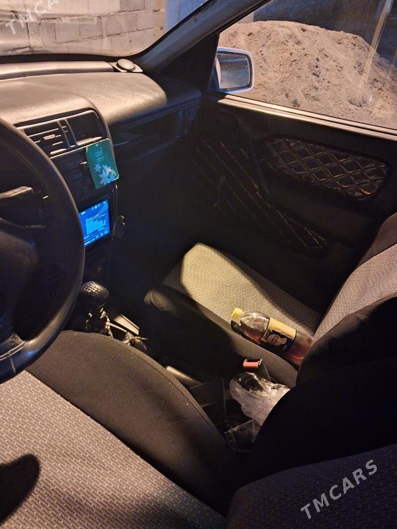 Opel Vectra 1991 - 40 000 TMT - Бахарден - img 1