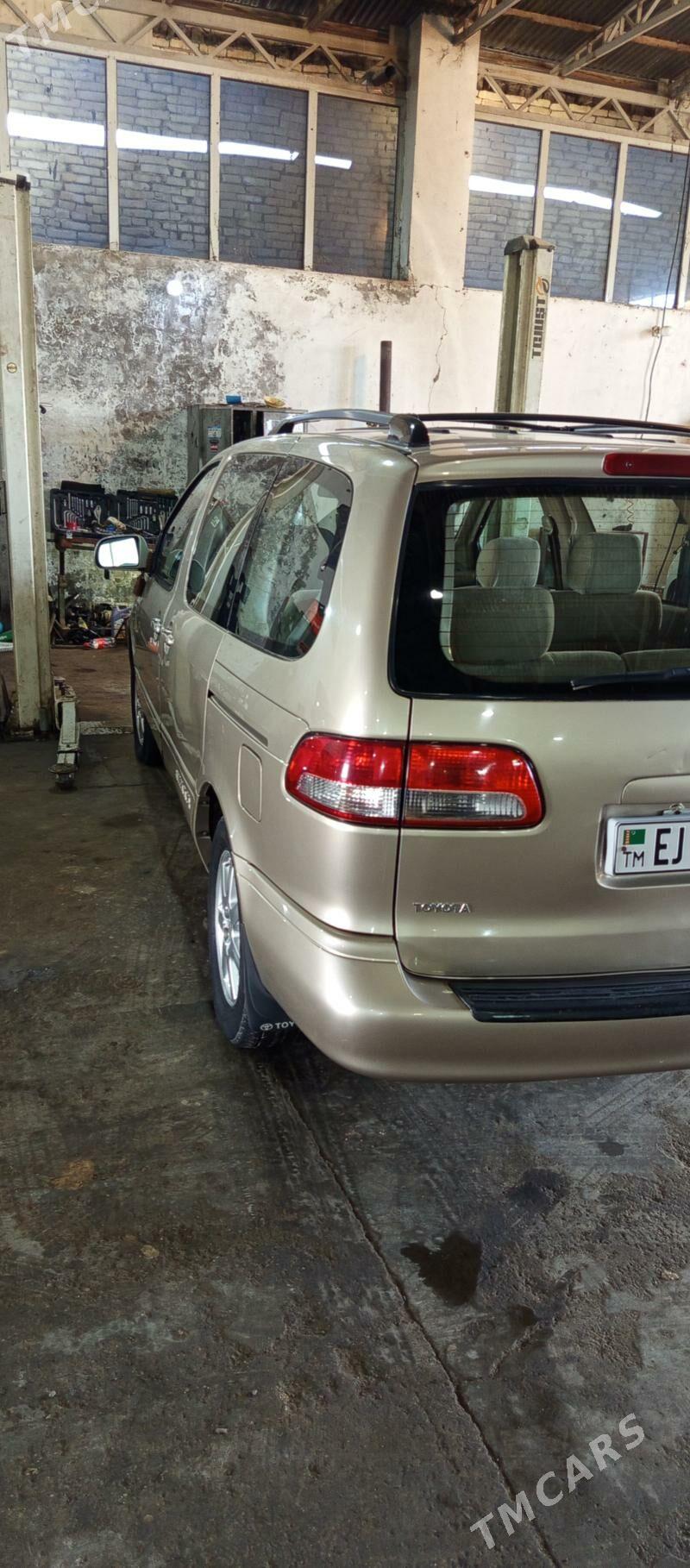 Toyota Sienna 2002 - 220 000 TMT - Байрамали - img 1