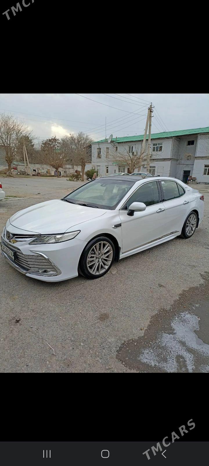 Toyota Camry 2018 - 290 000 TMT - 9 мкр - img 1