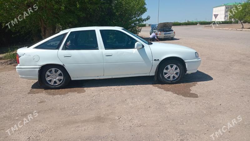 Opel Vectra 1992 - 30 000 TMT - Tejen - img 1