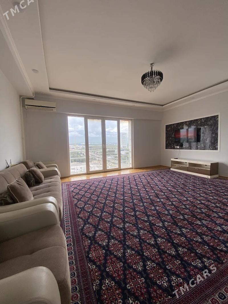 Sowetskiy 4kom Amatly - Sowetskiý köç. (Garaşsyzlyk şaýoly) - img 1