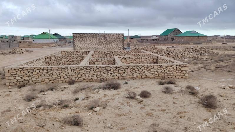 Akdas satlyk yer - Туркменбаши - img 1
