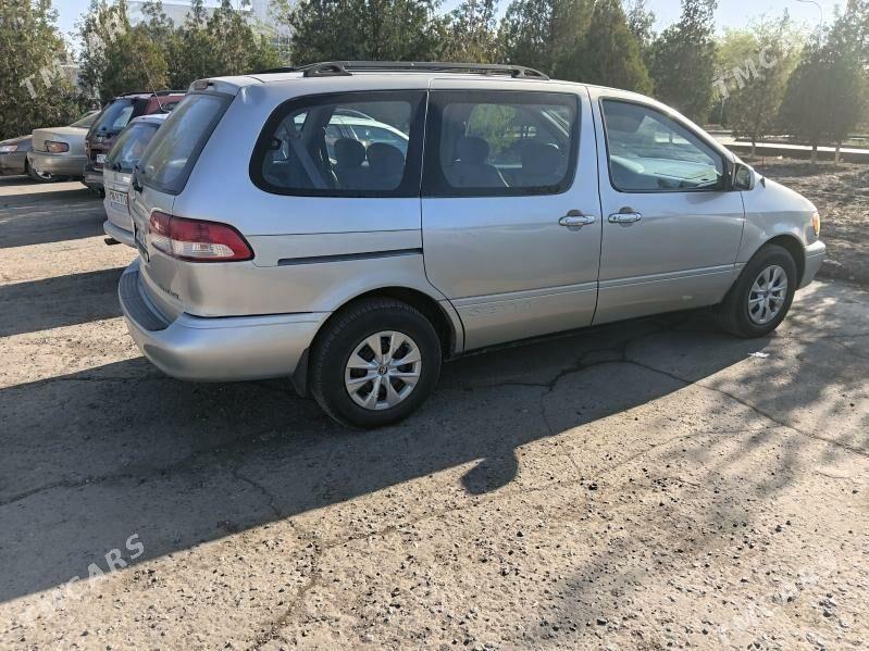 Toyota Sienna 2001 - 200 000 TMT - Daşoguz - img 1