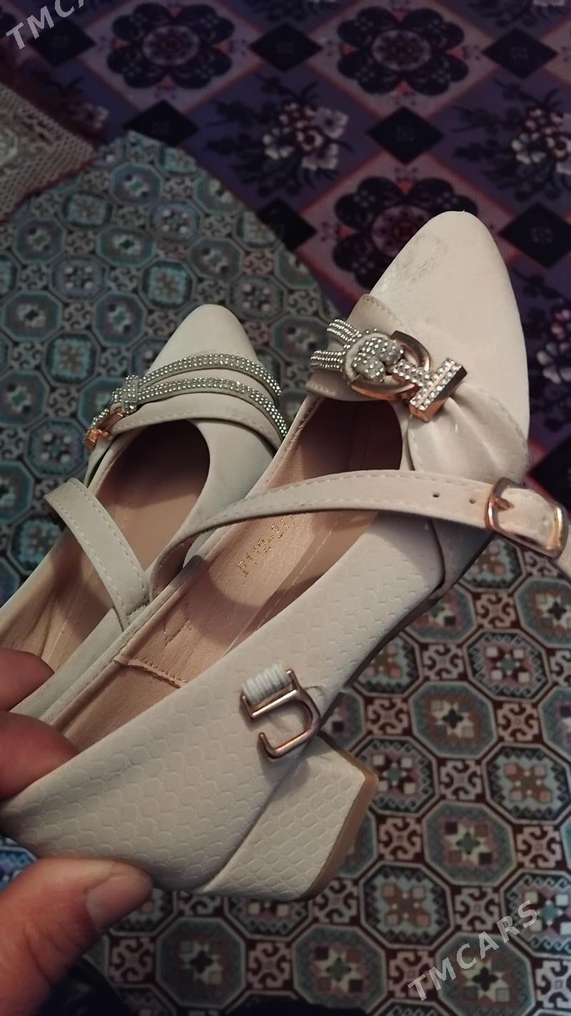 kovus spilka - Ýaşlyk - img 1