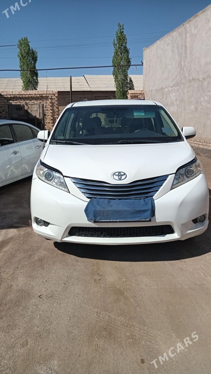 Toyota Sienna 2011 - 320 000 TMT - Gubadag - img 1