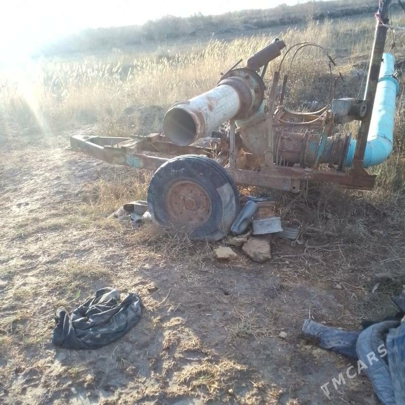 MTZ T-28 1990 - 10 000 TMT - Türkmenbaşy etr. - img 1