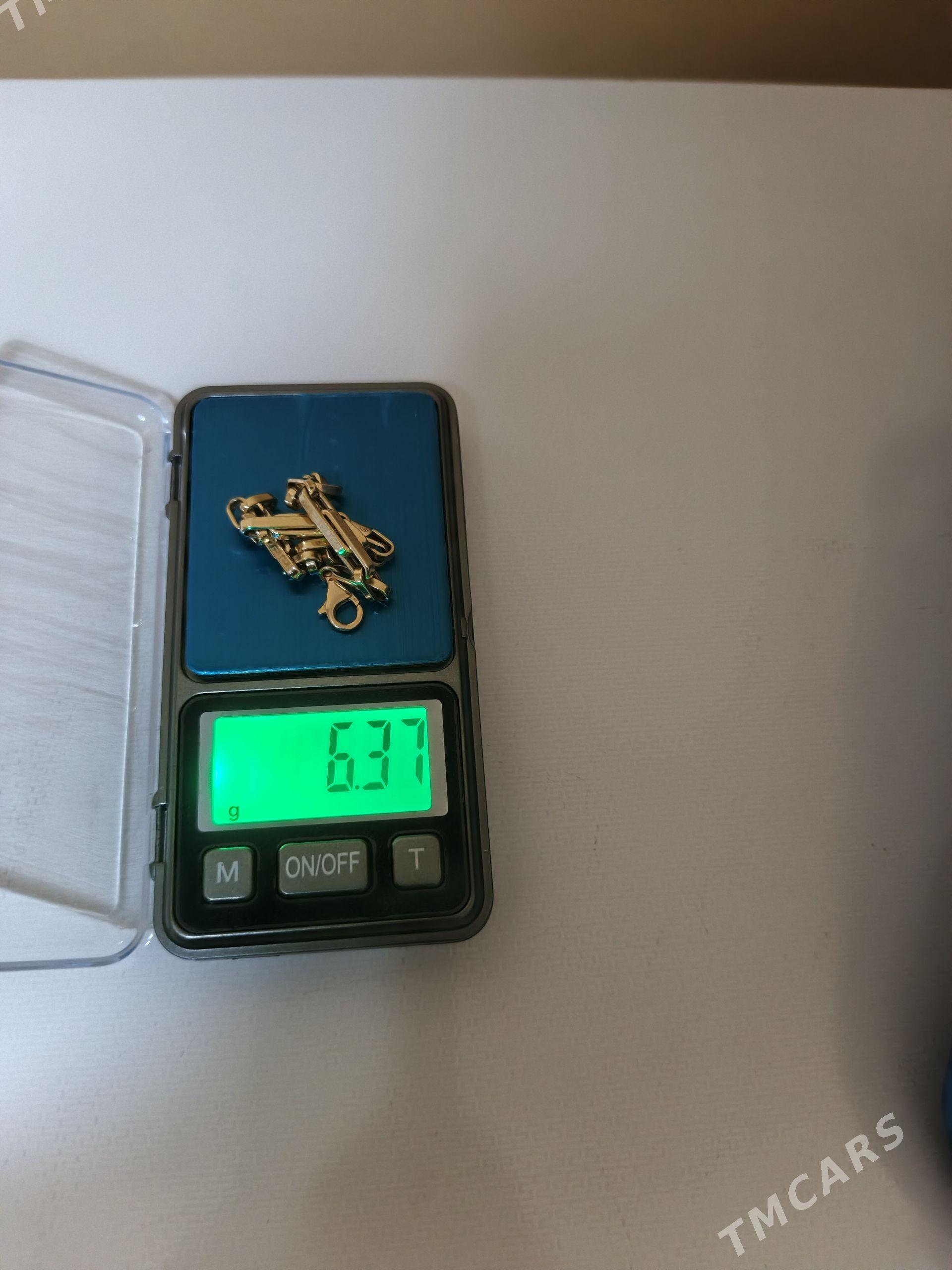 gyzyl versacı - Aşgabat - img 1