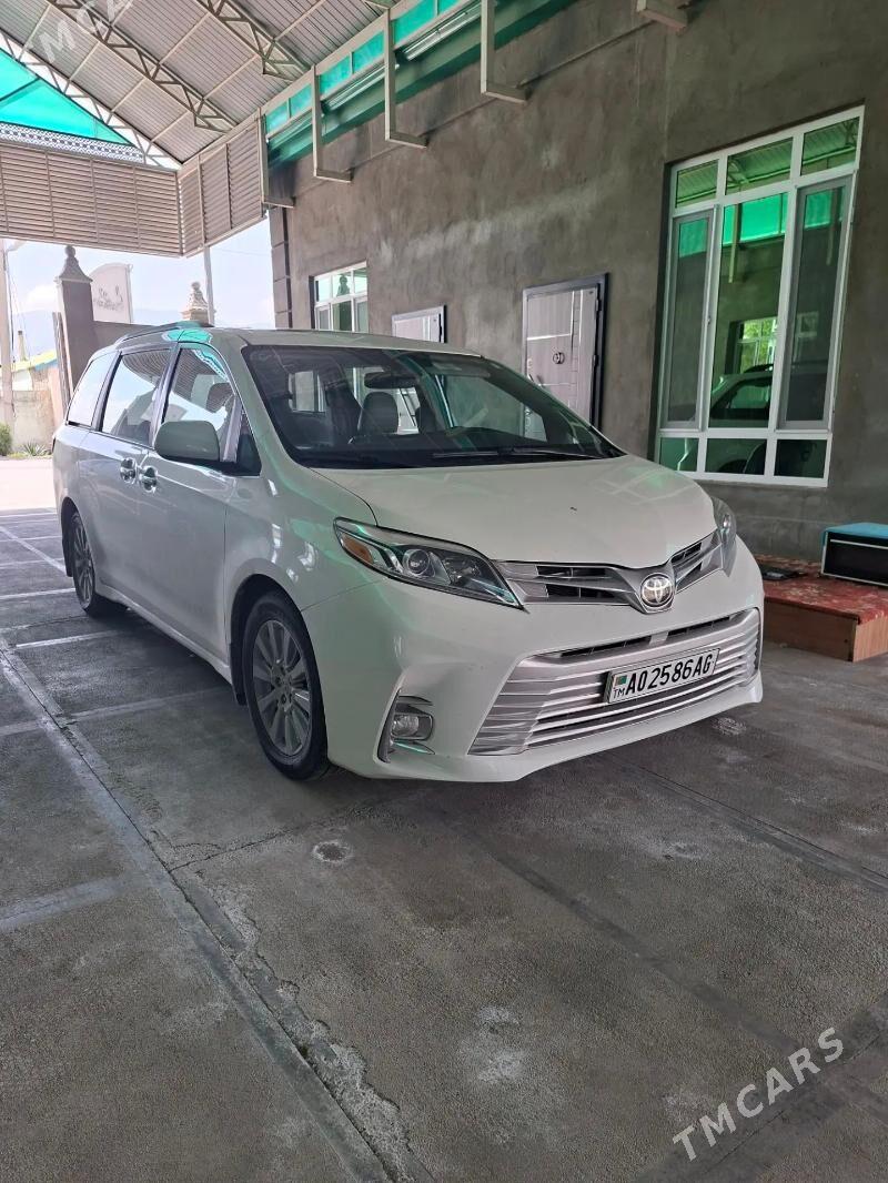 Toyota Sienna 2018 - 460 000 TMT - Ашхабад - img 1