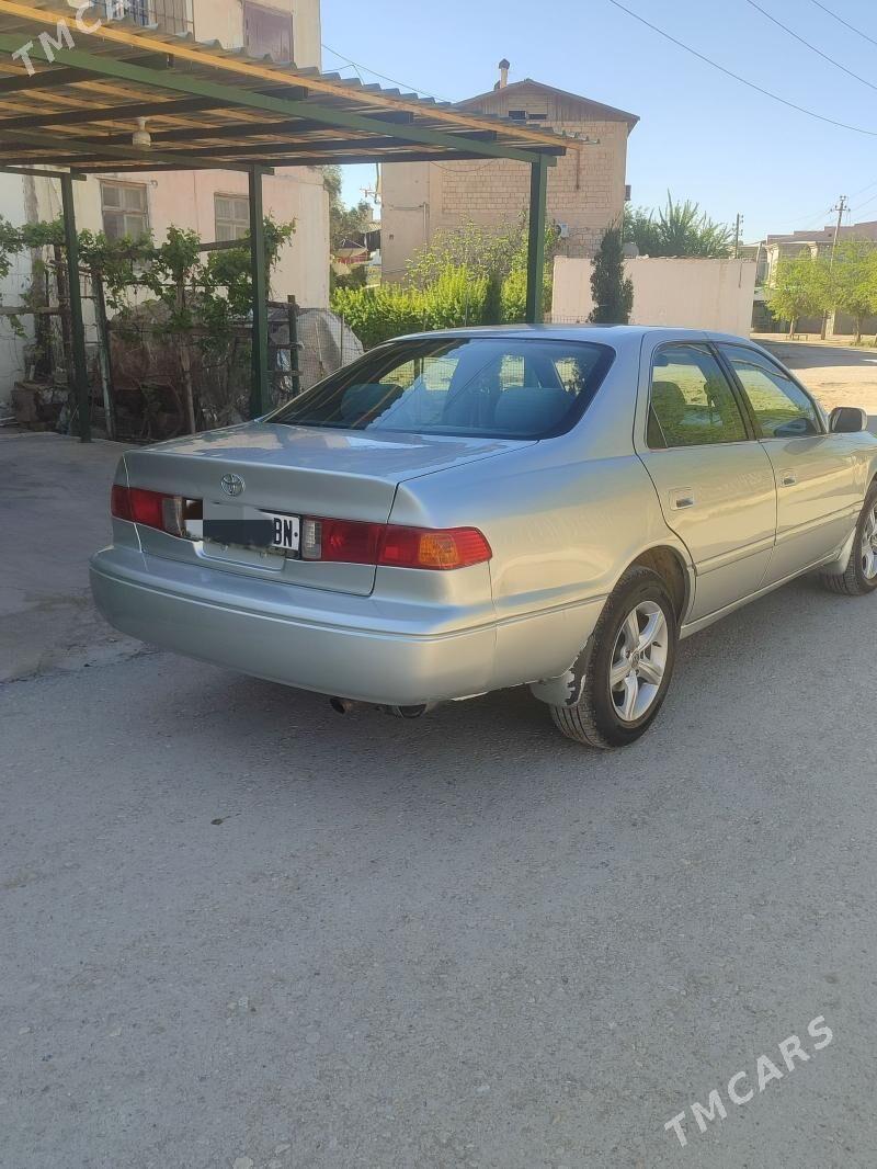 Toyota Camry 2001 - 130 000 TMT - Балканабат - img 1