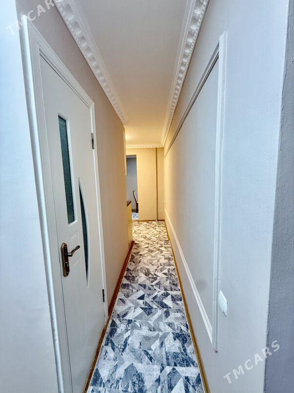 Satlyk 11mkr 4/2 etaj 2komnat - Aşgabat - img 1