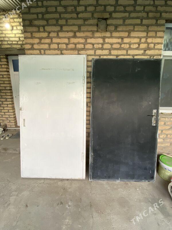 demir gapy - Анев - img 1