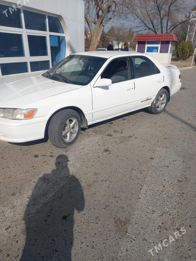 Toyota Camry 2000 - 117 000 TMT - Сейди - img 1