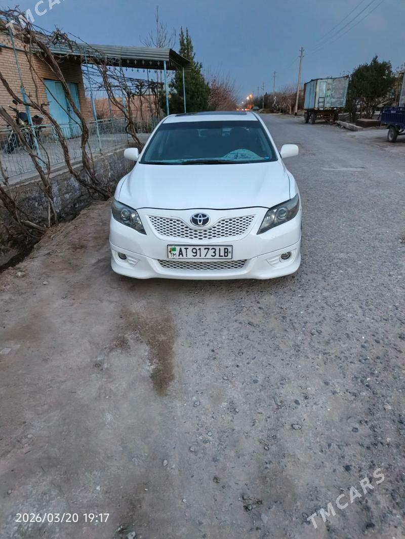 Toyota Camry 2010 - 250 000 TMT - Фарап - img 1