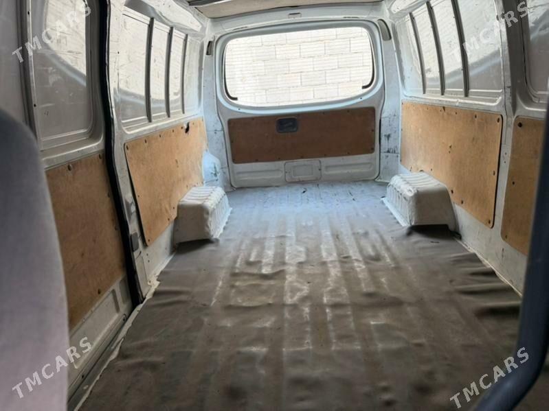 Nissan Urvan 2010 - 188 000 TMT - Мары - img 1