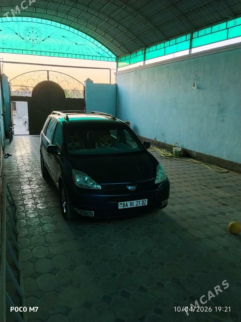 Toyota Sienna 2004 - 240 000 TMT - Gurbansoltan Eje - img 1