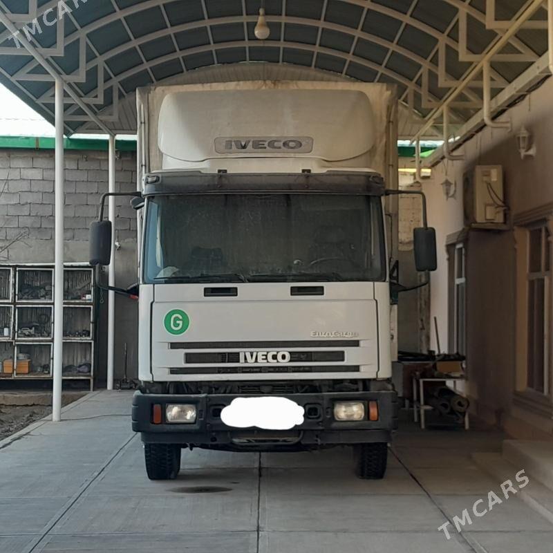 Iveco Trakker 2001 - 220 000 TMT - 11 мкр - img 1