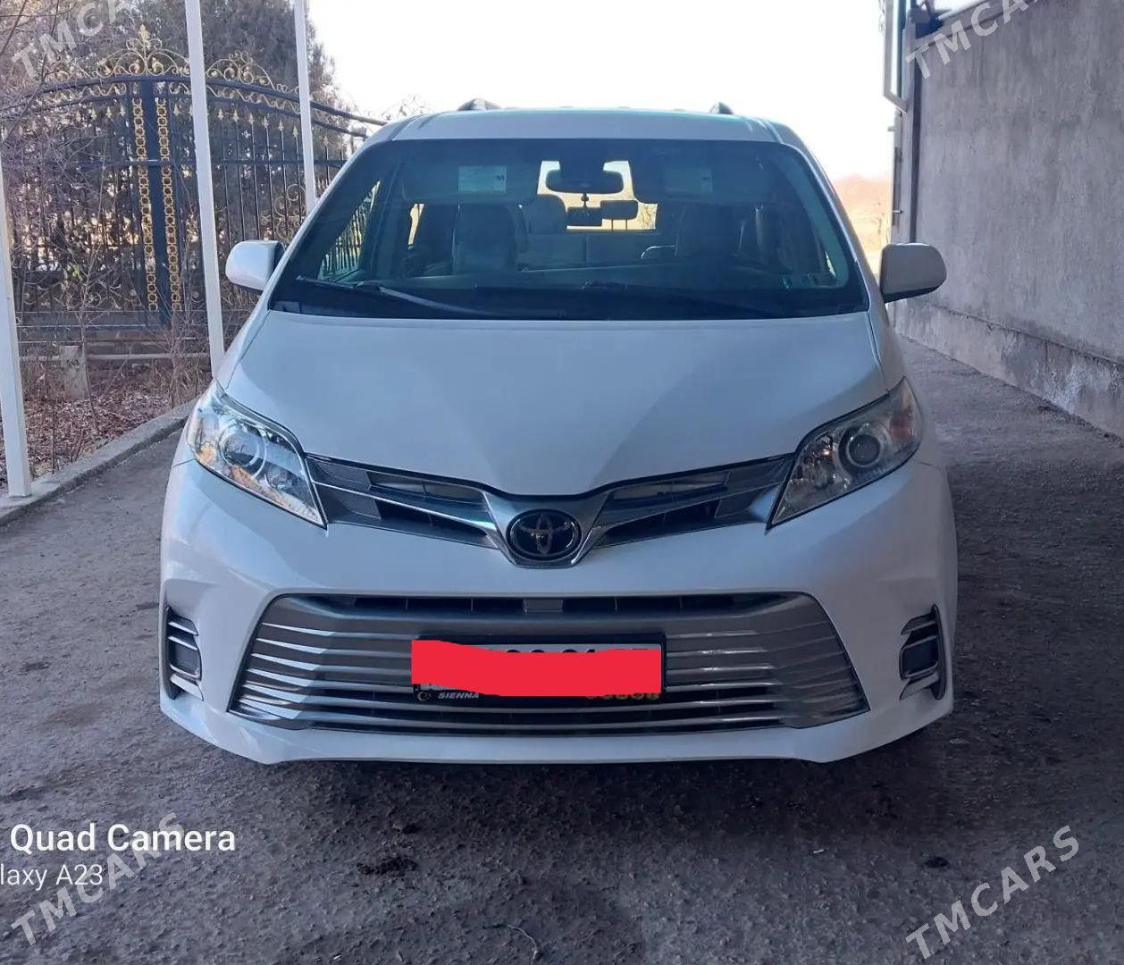 Toyota Sienna 2020 - 420 000 TMT - Кёнеургенч - img 1