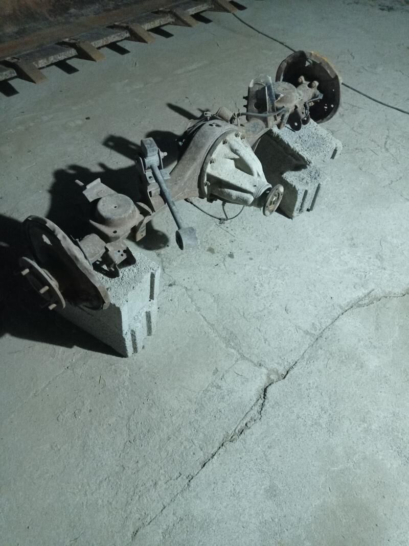 nissan 1 800 TMT - Гёкдепе - img 1