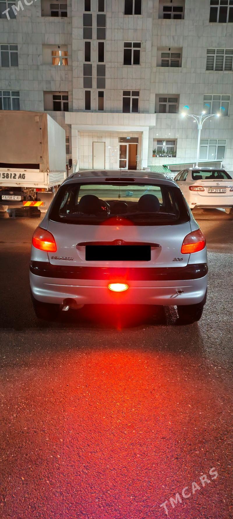 Peugeot 206 2004 - 70 000 TMT - Бахарден - img 1